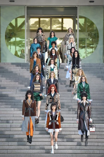 Look 56